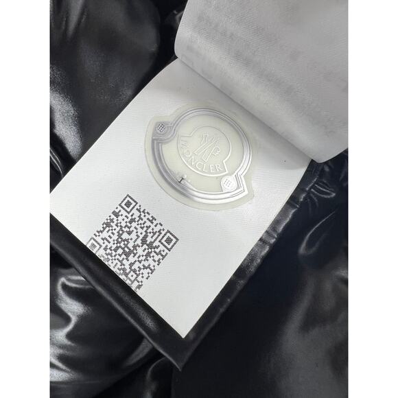 Moncler Fulmarus Fox Fur Trimmed Long Down Jacket in Black - Picture 15 of 16